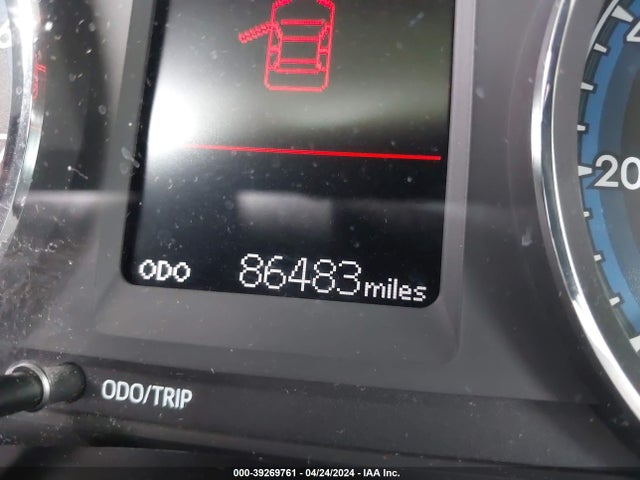 Toyota COROLLA LE 2018 5YFBURHEXJP750403 Image 16