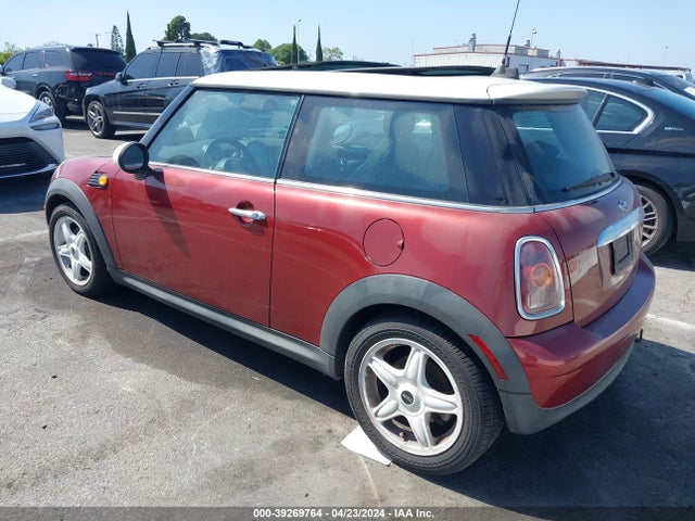 2007 MINI COOPER WMWMF33507TT57578 Photo 2