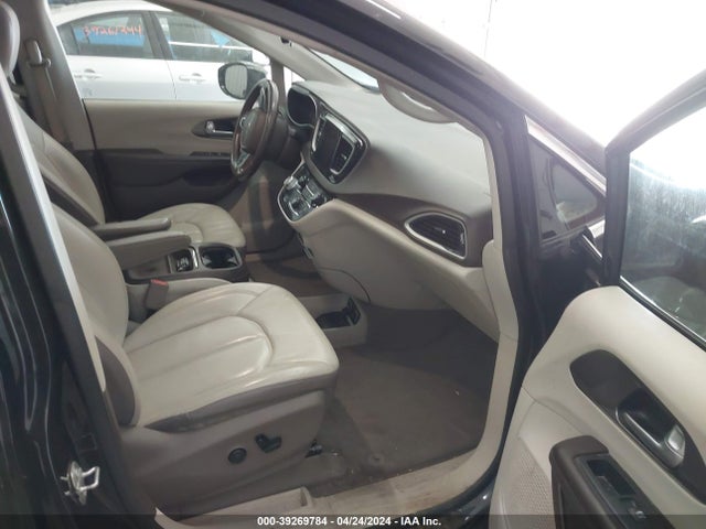 2C4RC1BG3JR233716 Chrysler Pacifica Touring L