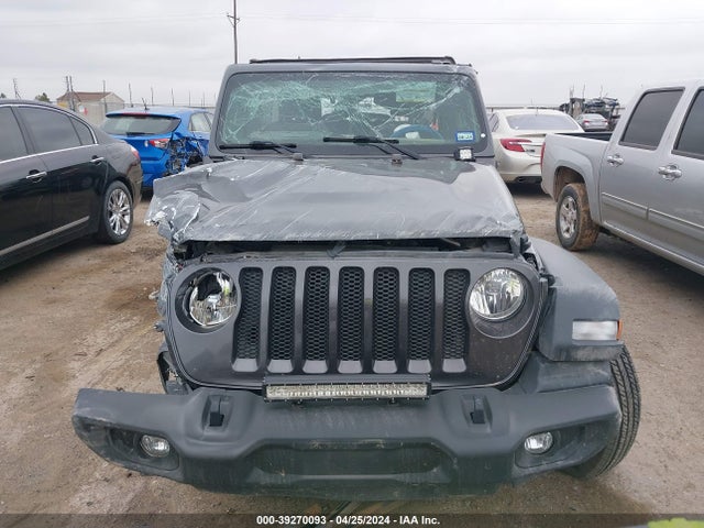 1C4HJXDNXJW283519 Jeep Wrangler Unlimited Sport 4x4