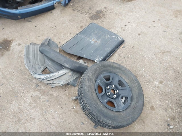 1C4HJXDNXJW283519 Jeep Wrangler Unlimited Sport 4x4