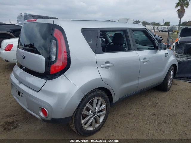 KIA SOUL + 2018 KNDJP3A54J7534445 Image 4
