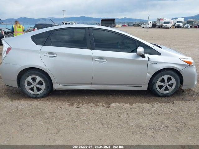 Toyota Prius Three 2014 JTDKN3DU0E0362331 Image 13