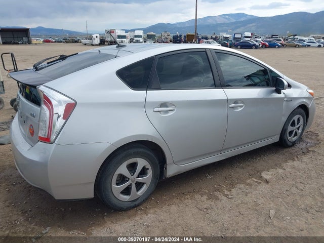 Toyota Prius Three 2014 JTDKN3DU0E0362331 Image 4