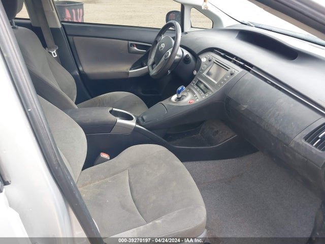 Toyota Prius Three 2014 JTDKN3DU0E0362331 Image 5