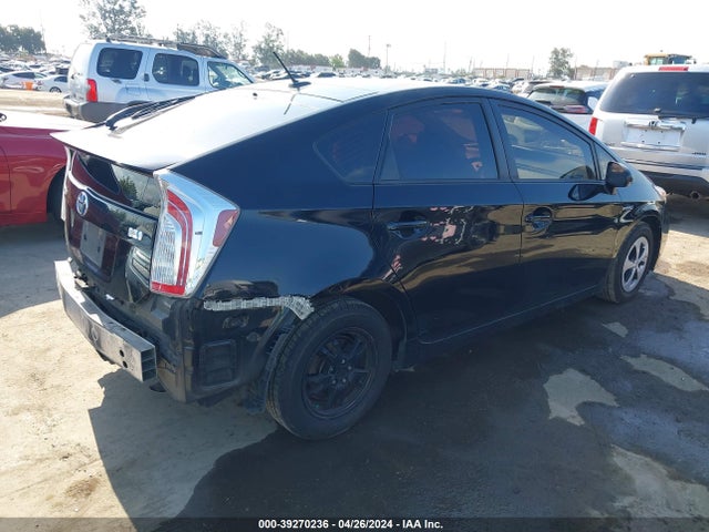Toyota Prius Three 2015 JTDKN3DU7F1911082 Image 4