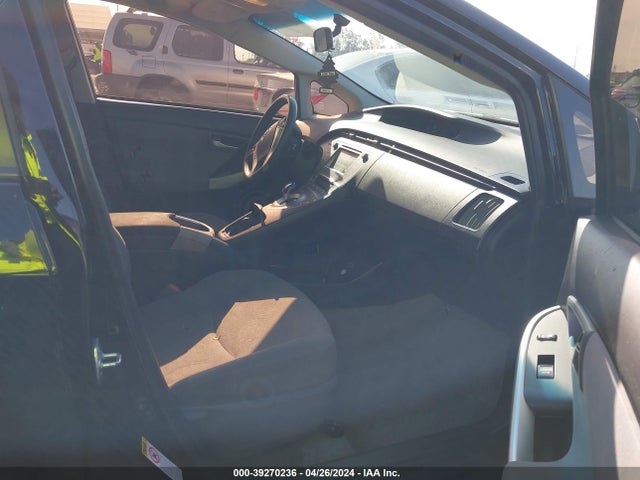 Toyota Prius Three 2015 JTDKN3DU7F1911082 Image 5