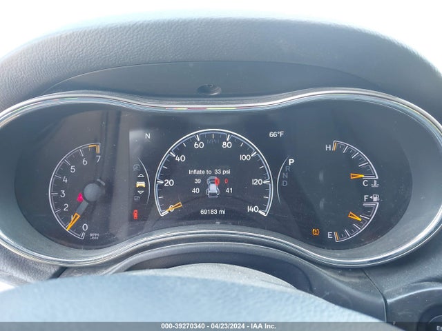 1C4RJFAG8JC444018 Jeep Grand Cherokee Laredo E 4x4