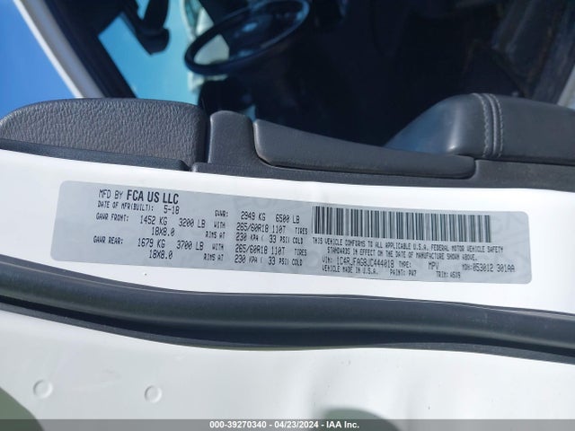 1C4RJFAG8JC444018 Jeep Grand Cherokee Laredo E 4x4