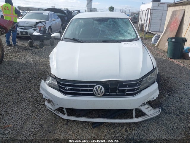 1VWDT7A36HC035305 Volkswagen Passat 1.8t R-line