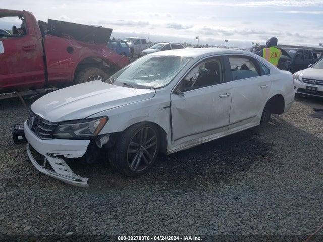 1VWDT7A36HC035305 Volkswagen Passat 1.8t R-line