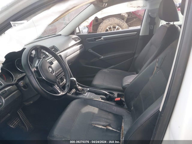 1VWDT7A36HC035305 Volkswagen Passat 1.8t R-line