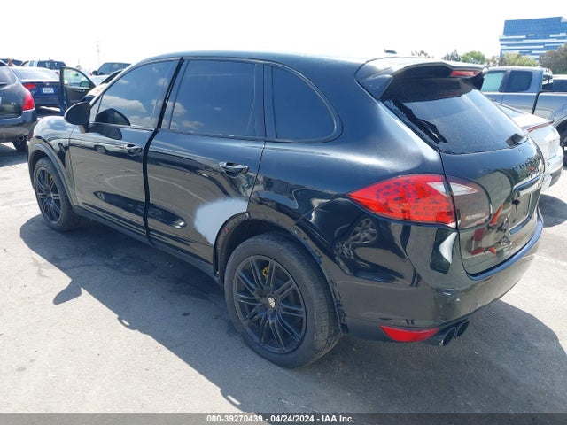 2011 PORSCHE CAYENNE WP1AB2A29BLA54438 Photo 2