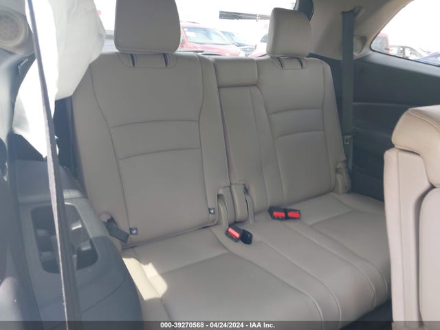 Honda Pilot Touring 2016 5FNYF5H99GB002293 Image 19