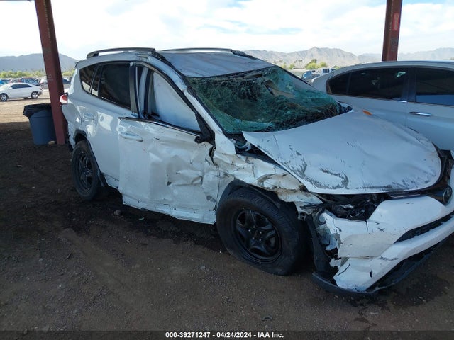 Toyota RAV4 LE 2018 2T3ZFREV9JW510892 main image