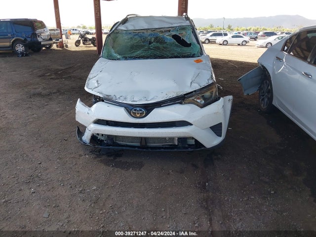 Toyota RAV4 LE 2018 2T3ZFREV9JW510892 Image 12