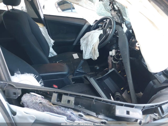 Toyota RAV4 LE 2018 2T3ZFREV9JW510892 Image 5