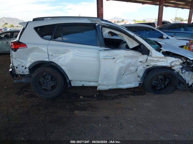Toyota RAV4 LE 2018 2T3ZFREV9JW510892 Image 6