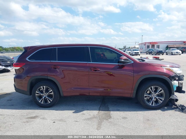 Toyota Highlander Le 2018 5TDZARFH4JS041073 Image 13