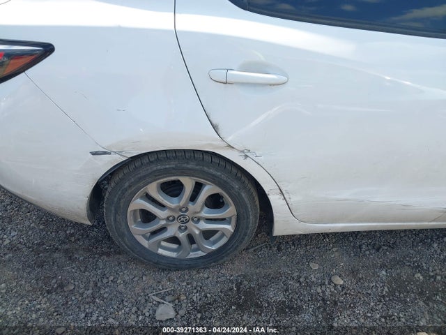 3MYDLBZV2GY145979 Scion IA