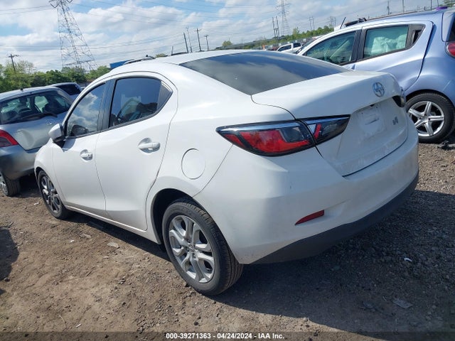 3MYDLBZV2GY145979 Scion IA