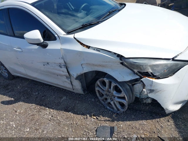 3MYDLBZV2GY145979 Scion IA