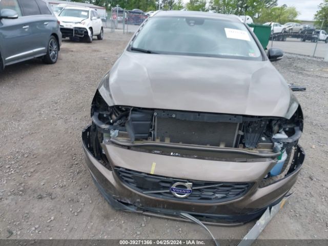 YV4612HK9G1010794 Volvo V60 Cross Country T5