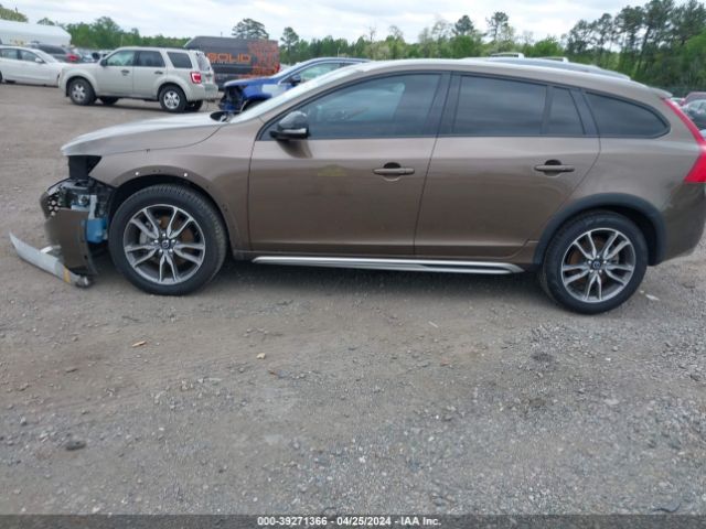 YV4612HK9G1010794 Volvo V60 Cross Country T5