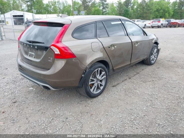 YV4612HK9G1010794 Volvo V60 Cross Country T5