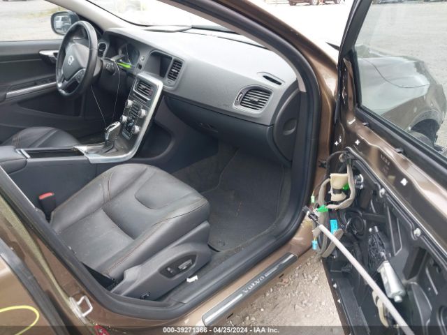 YV4612HK9G1010794 Volvo V60 Cross Country T5