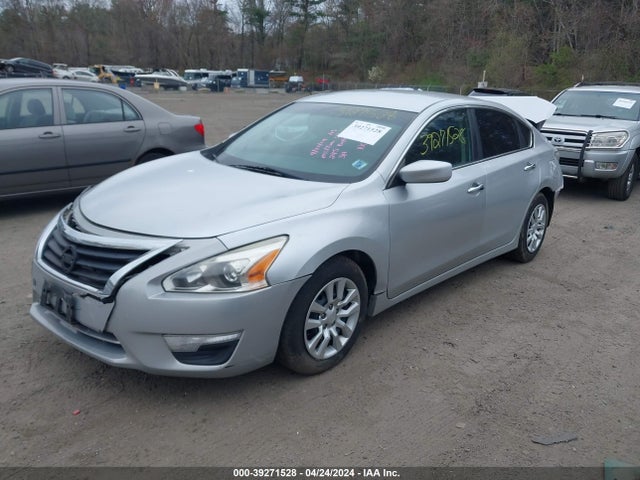Nissan Altima 2.5 S 2015 1N4AL3AP8FC288632 Image 2