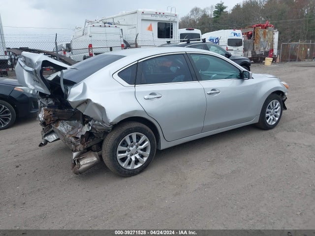 Nissan Altima 2.5 S 2015 1N4AL3AP8FC288632 Image 4