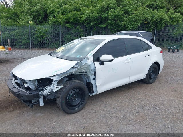 Toyota COROLLA LE 2024 5YFB4MDE1RP097867 Image 2