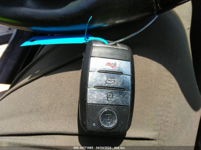 5XYPKDA51GG147961 KIA Sorento 3.3l Sxl