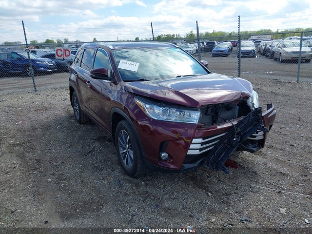 Toyota Highlander Xle 2018 5TDJZRFH1JS849645 Image 1