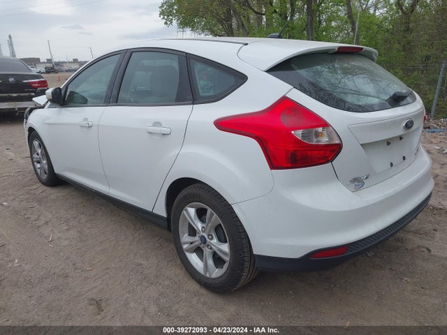 Ford FOCUS SE 2014 1FADP3K29EL367357 Image 3