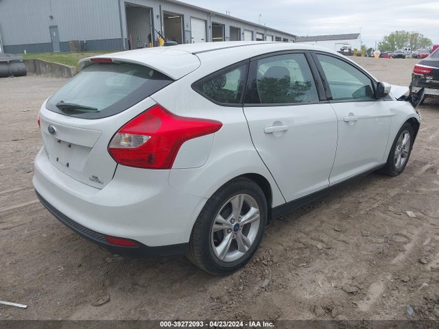 Ford FOCUS SE 2014 1FADP3K29EL367357 Image 4