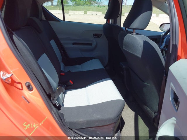 Toyota Prius C Three 2014 JTDKDTB32E1077573 Image 8