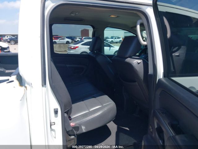 1N6BA0ED1FN515177 Nissan TITAN SV
