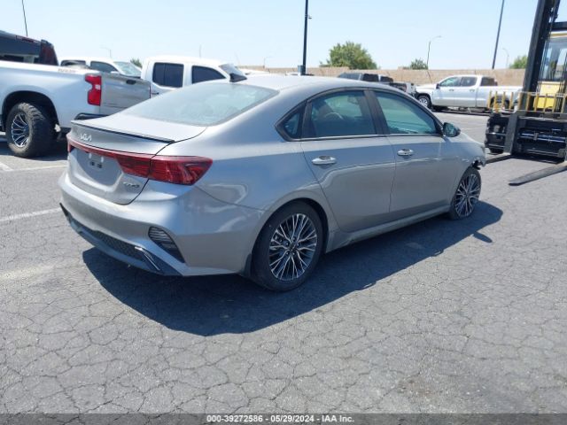3KPF54AD9PE596098 KIA Forte Gt-line