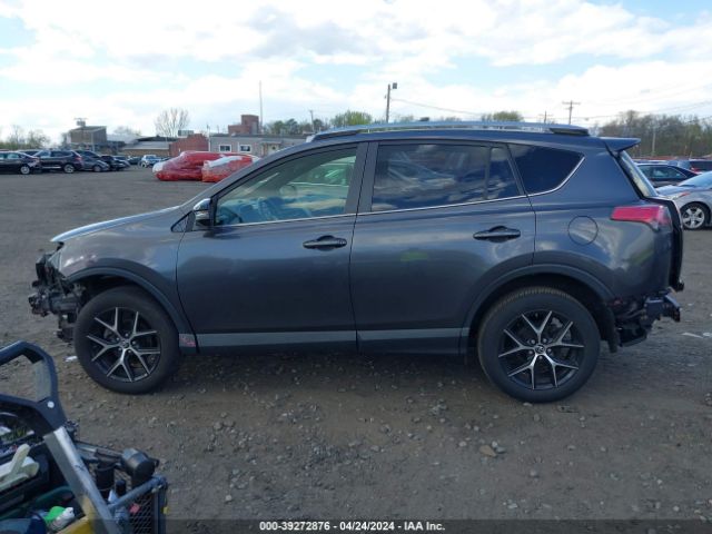 JTMJFREV3JJ732758 Toyota RAV4 SE