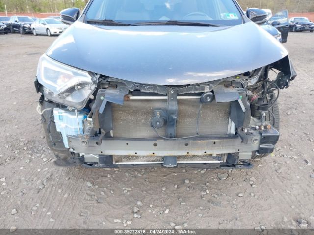 JTMJFREV3JJ732758 Toyota RAV4 SE