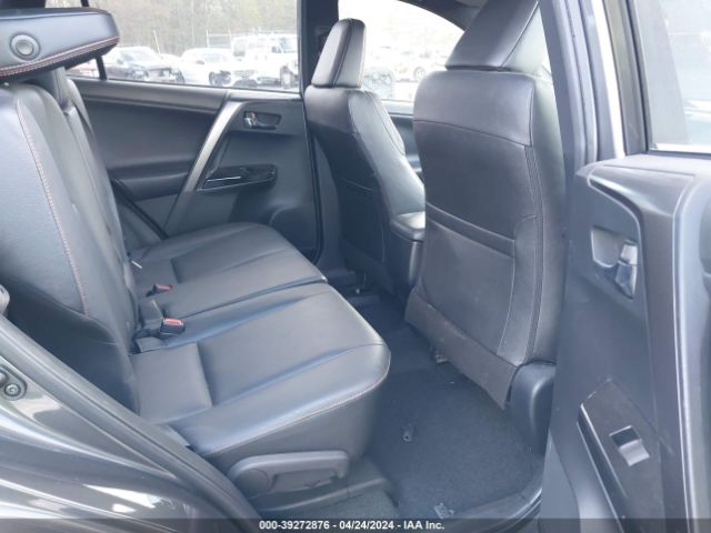 JTMJFREV3JJ732758 Toyota RAV4 SE