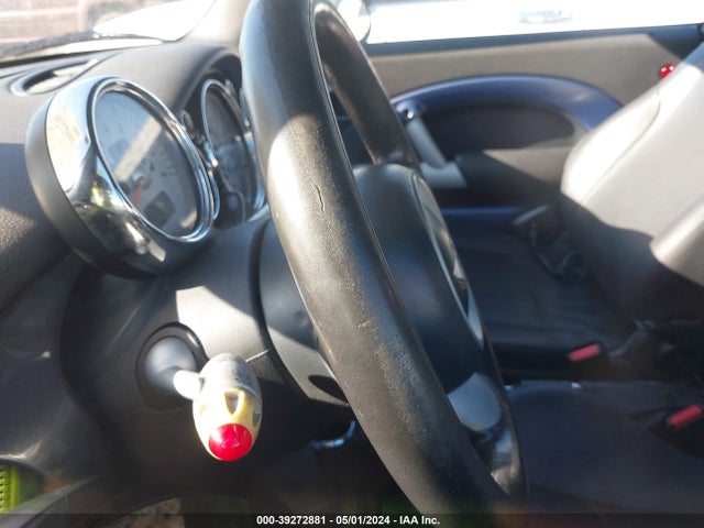 2005 MINI COOPER WMWRF33405TG11982 Photo 6