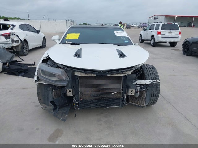 Chevrolet CAMARO 2SS 2018 1G1FH1R72J0125049 Image 13