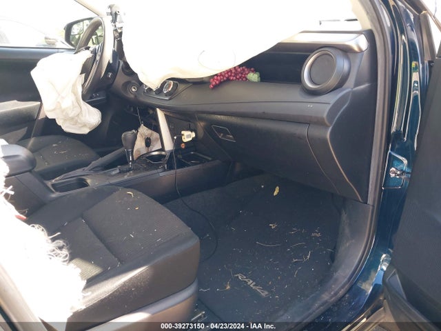 Toyota RAV4 LE 2017 JTMBFREV5HJ135609 Image 5