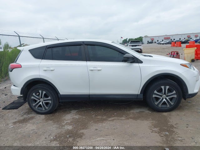 Toyota RAV4 LE 2018 2T3ZFREV9JW512139 Image 13