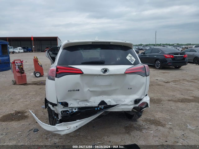 Toyota RAV4 LE 2018 2T3ZFREV9JW512139 Image 16