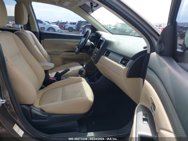 JA4AD3A32GZ022343 Mitsubishi Outlander Se