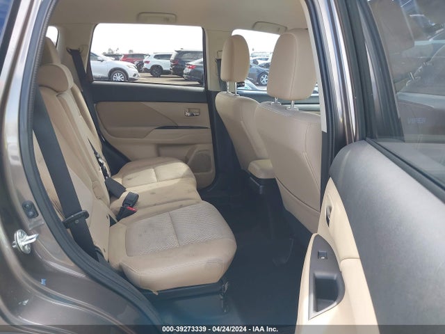 JA4AD3A32GZ022343 Mitsubishi Outlander Se